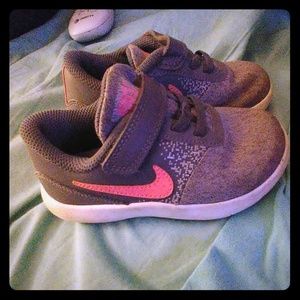 Nike toddler shoes